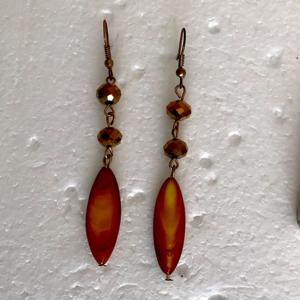 Hook dangle earrings brown with sunny beads